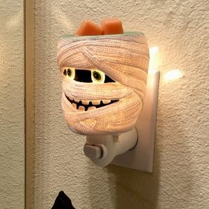 *NEW* Under Wraps Mummy Mini Scentsy Warmer (No Box)